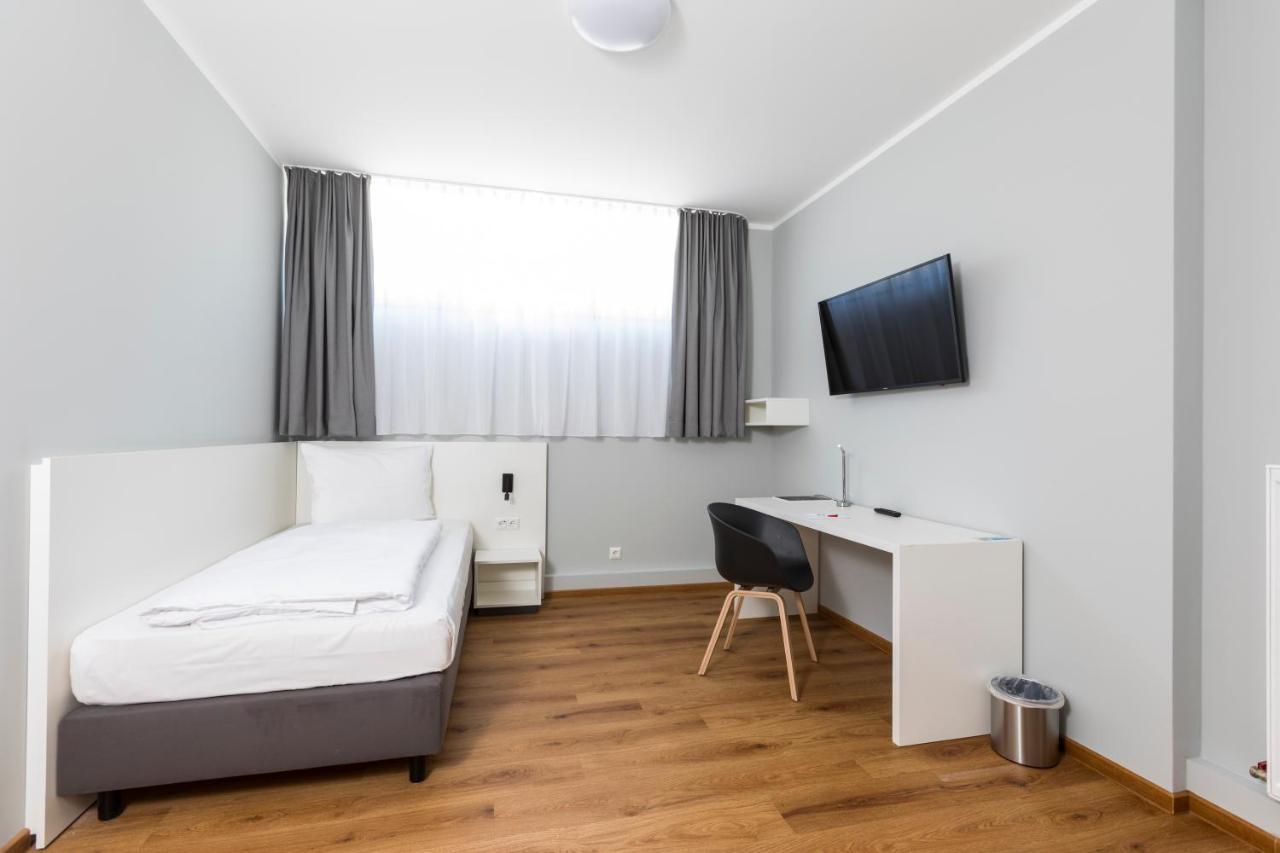 Mk Monteurzimmer Ешборн Екстериор снимка
