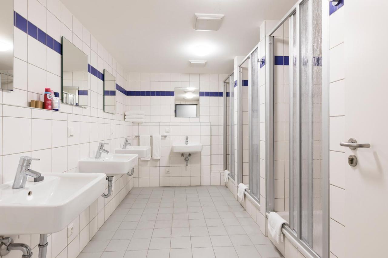Mk Monteurzimmer Ешборн Екстериор снимка